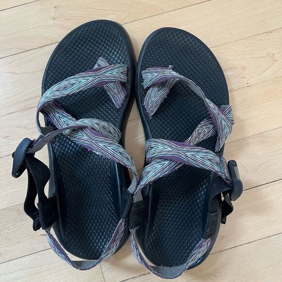 Chaco ZX/2 Women’s Strappy Sandals Purple And Blue Pixel Weave Toe Strap 8 - Picture 3 of 6